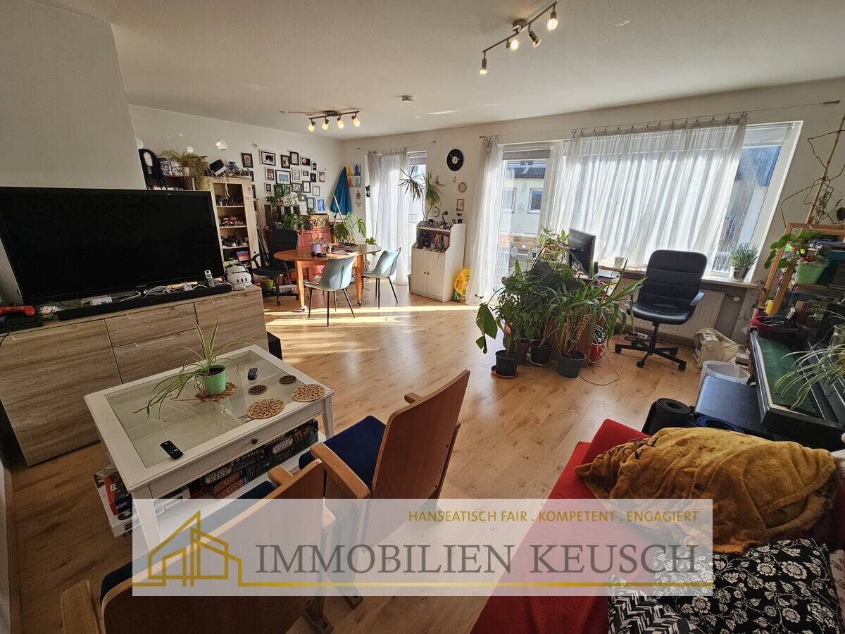Freie 3-Zimmer-Whg in zentraler Lage von B´haven, großer Balkon +2 Stellplätze im Innenhof möglich, 27576 Bremerhaven (Lehe Mitte)