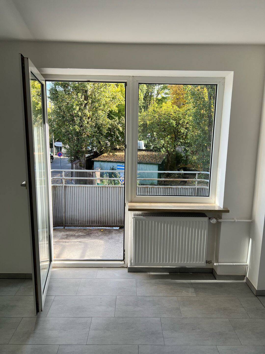Top Lage: Sanierte 1-Zimmer-Wohnung mit EBK und Balkon, 90491 Nürnberg