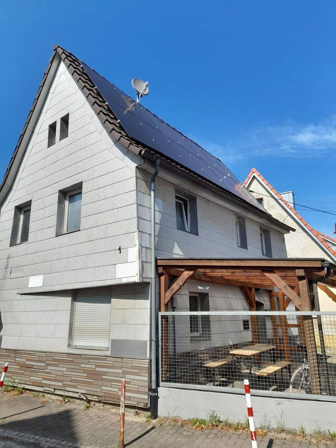 Bezugsfreies Einfamilienhaus mit Potenzial und Solaranlage, 79331 Teningen