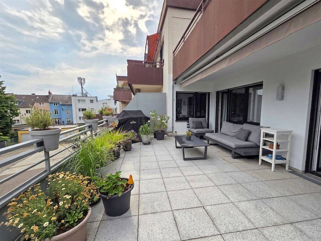 top saniert und zum Einzug bereit – 4,5 Zimmerwohnung in gefragter Lage von Beuel, 53225 Bonn (Beuel Geislar Schwarzrheindorf Vilich Vilich-Rheindorf)