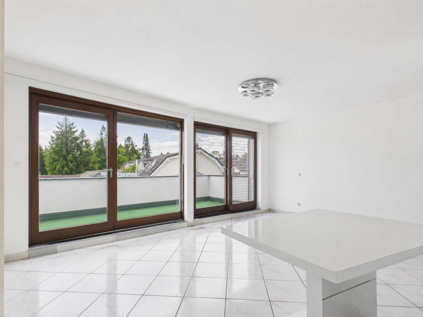 Wohnen über den Dächern Baldhams – Dachterrassenwohnung mit weitläufiger Terrasse, 85598 Vaterstetten