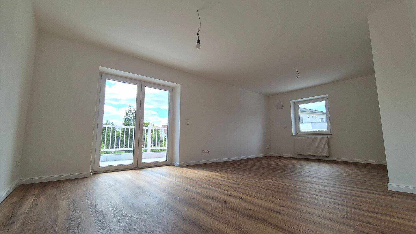 Exklusive Kfw 40 3-Zimmer-Wohnung mit riesigem Sonnenbalkon, 93194 Walderbach