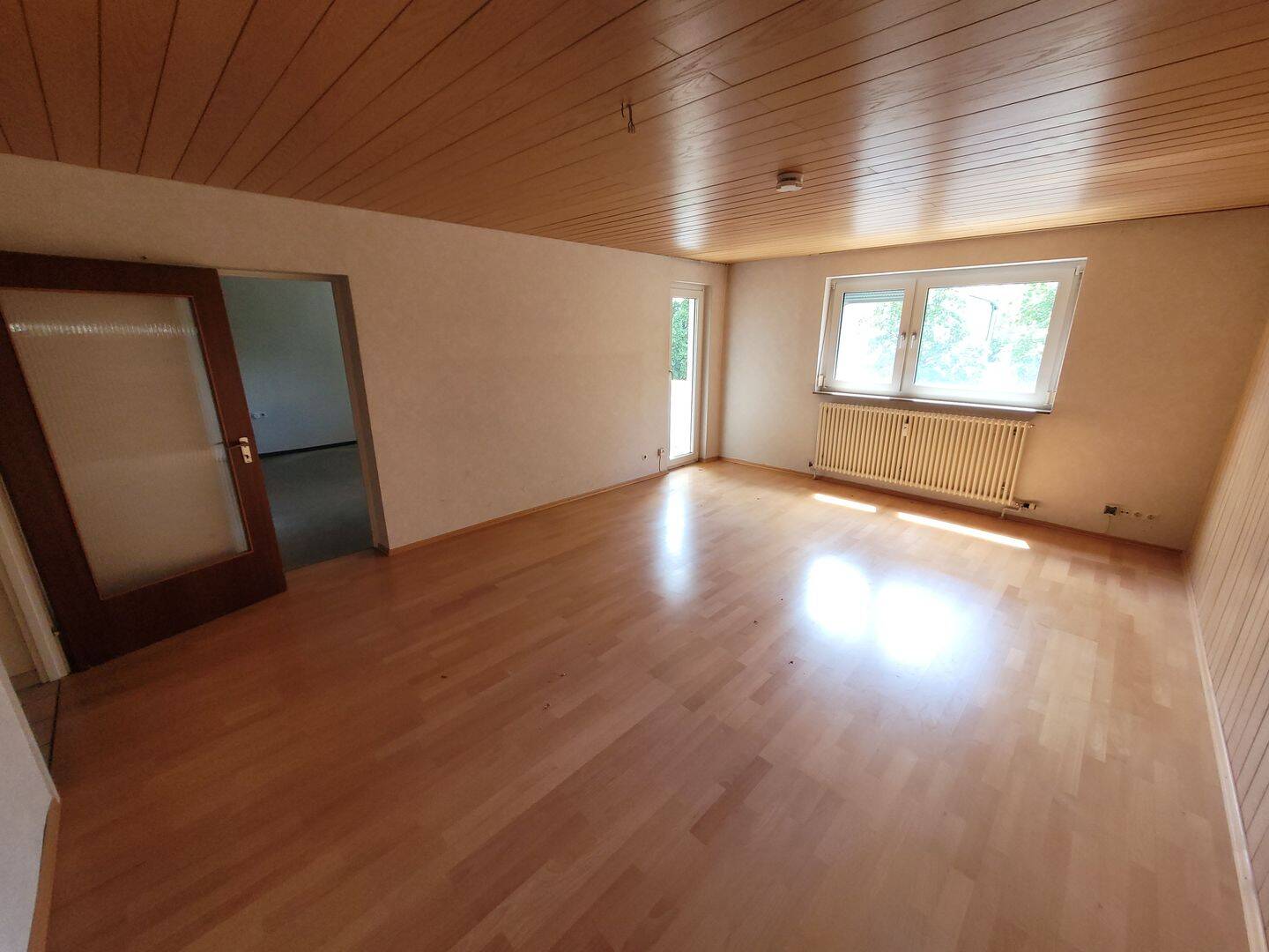 Reutlingen Orschel-Hagen, Großzügige 4 Zimmer Wohnung Top-Stadtlage, helle Räume und Garage, 72760 Reutlingen