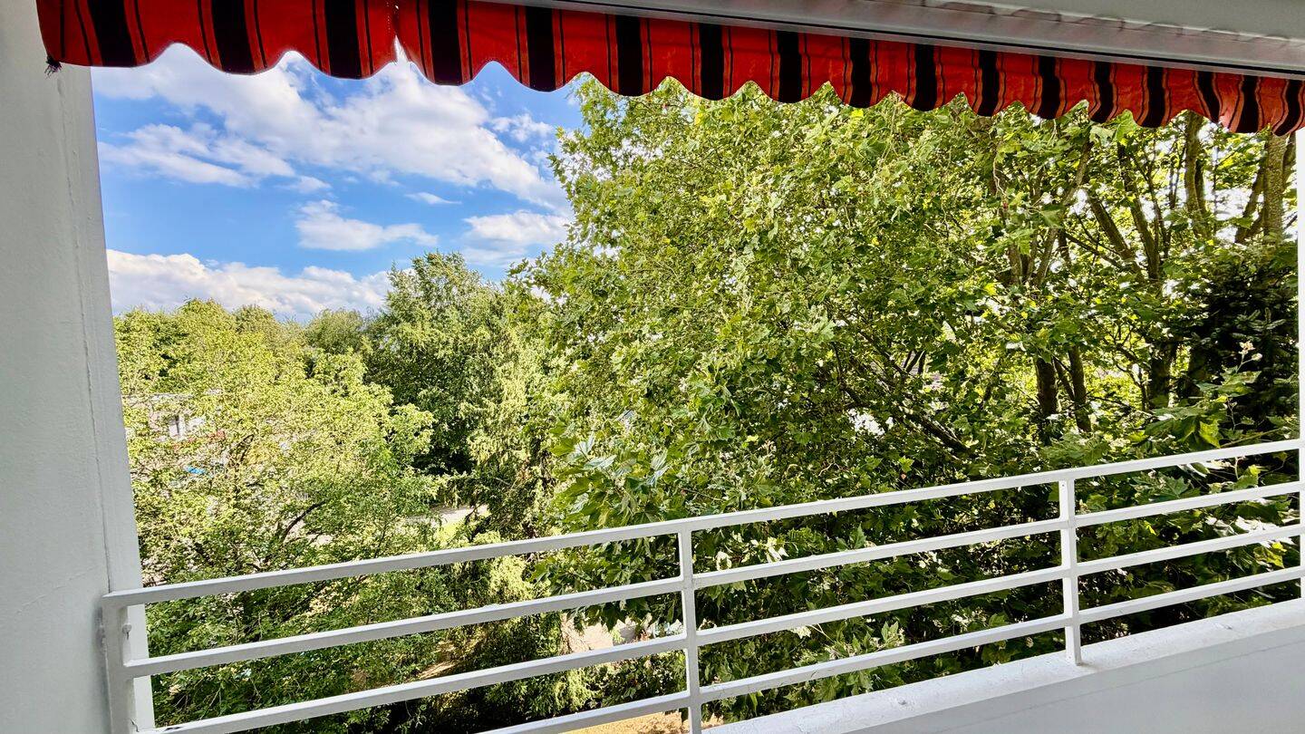 teilrenovierte 3,5-Zimmer Wohnung mit Aufzug & Balkon (Süden) in Höntrop, 44869 Bochum (Dahlhausen Eppendorf Höntrop Sevinghausen Westenfeld)