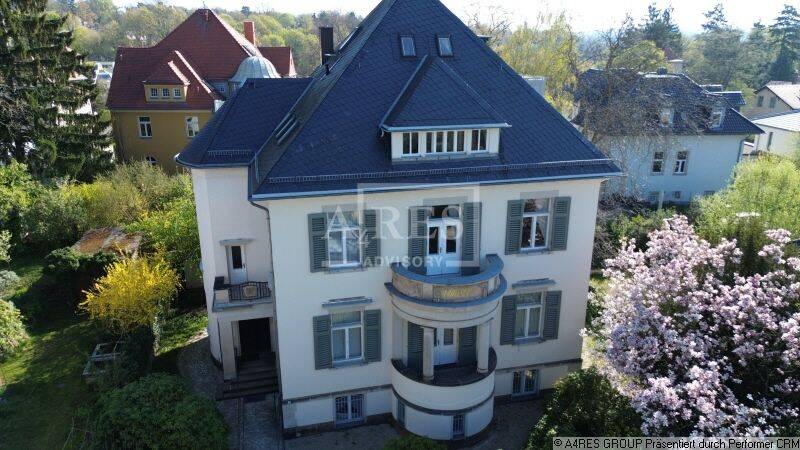 Underrented: Villenartiges Mehrfamilienhaus auf dem Weißen Hirsch, 1324 Dresden (Bühlau/Weißer Hirsch Dresdener Heide Loschwitz/Wachwitz)