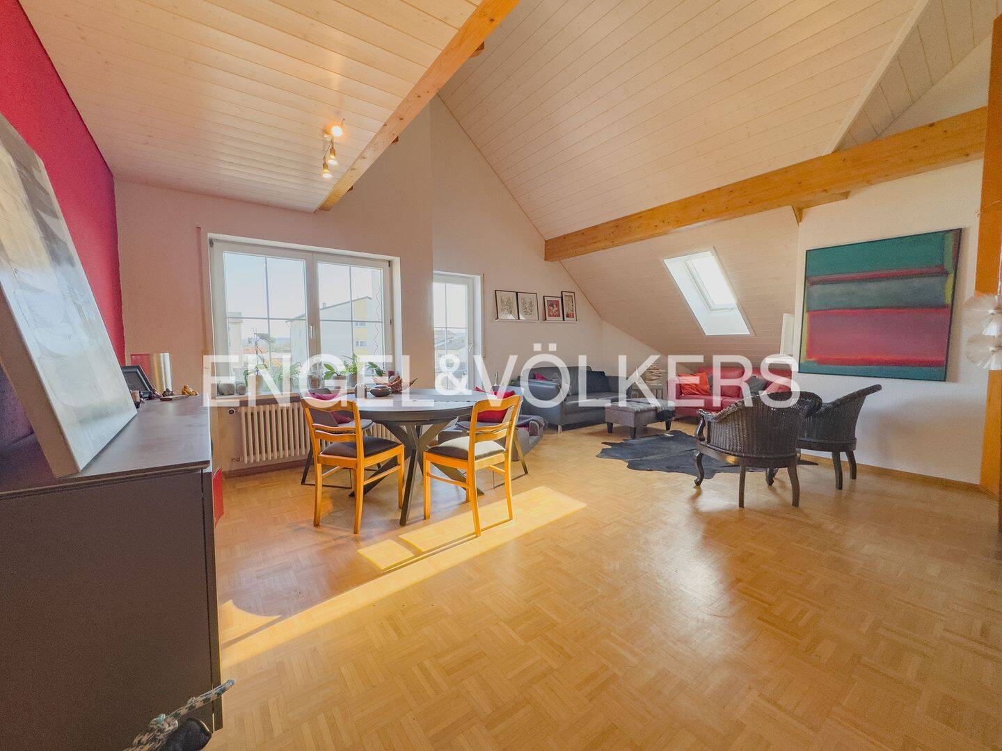 Stilvolle Maisonettewohnung mit sonnigem Balkon und Blick ins Grüne – Wohnen in attraktiver Grenzlage, 79807 Lottstetten