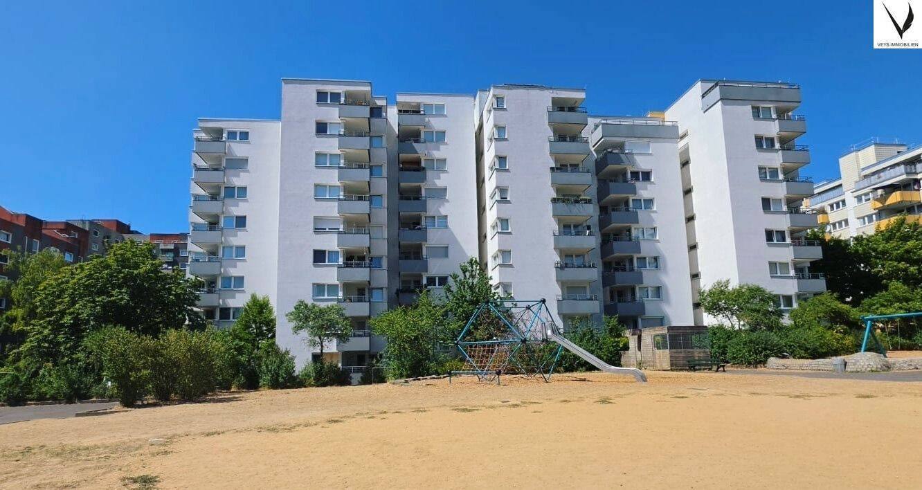 Ankommen. Durchatmen. Zuhause sein. Stilvolle 3-Zimmer-Wohnung mit zwei Balkonen und traumhaftem Fernblick, 97084 Würzburg (Heidingsfeld Heuchelhof Rottenbauer)