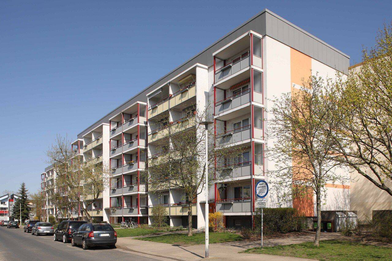 Perfekt … mit Balkon und in der 3. Etage! – 17036 Neubrandenburg – Bild 1 von 8