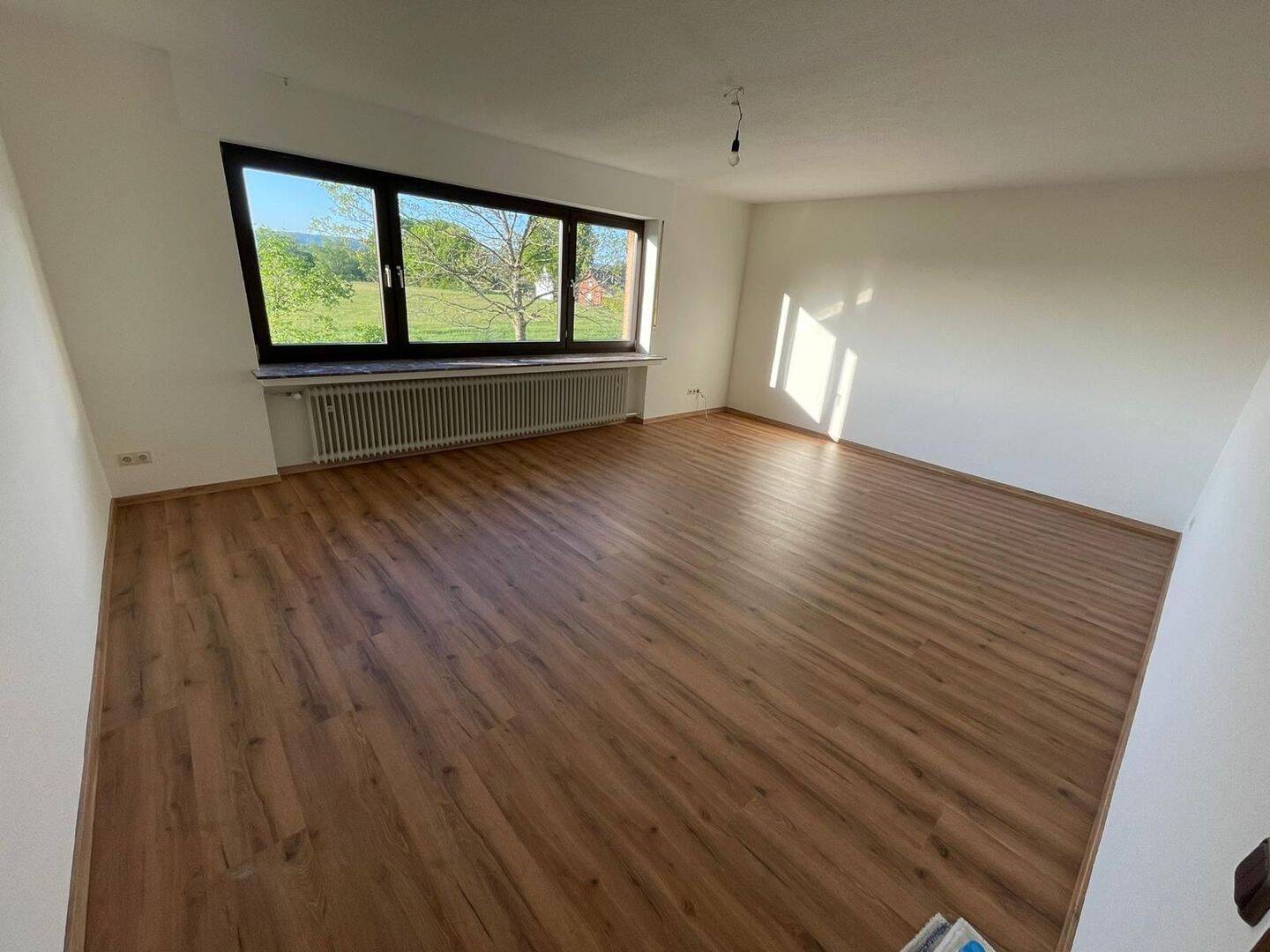 Großzügige 4-Zimmer-Wohnung mit Balkon in 33758 Stukenbrock, 33758 Schloß Holte-Stukenbrock