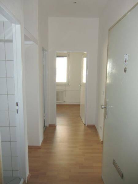 Modernisierte 1,5-Zimmerwohnung in der Nähe vom Kufürstendamm, 10719 Berlin (Charlottenburg-Wilmersdorf Charlottenburg Wilmersdorf)