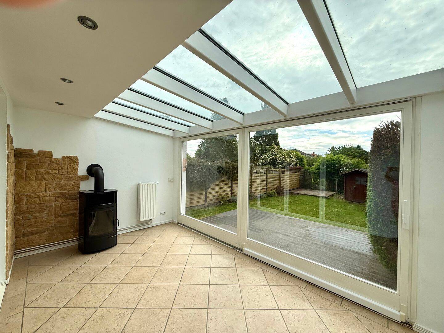 135 m² Doppelhaushälfte in Cracau – Wintergarten, Kamin, Garten & ruhige Lage, 39114 Magdeburg