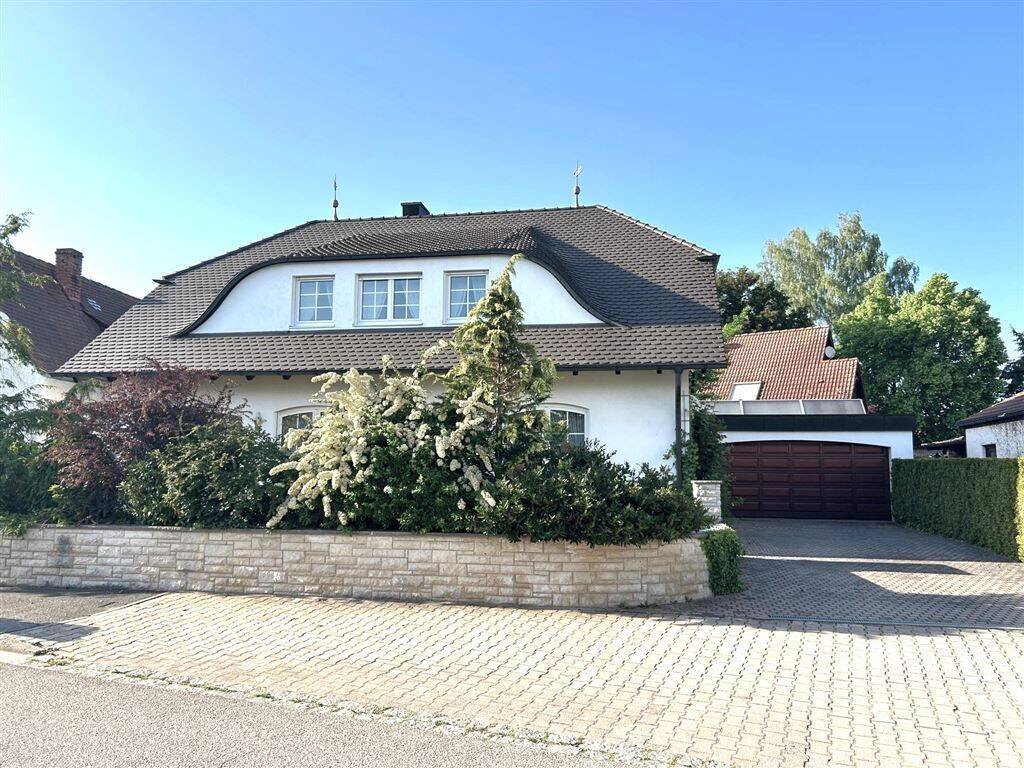 ENDLICH PLATZ! GROSSZÜGIGES, freistehendes Einfamilienhaus mit viel CHARME und AMBIENTE, in Allersberg!, 90584 Allersberg