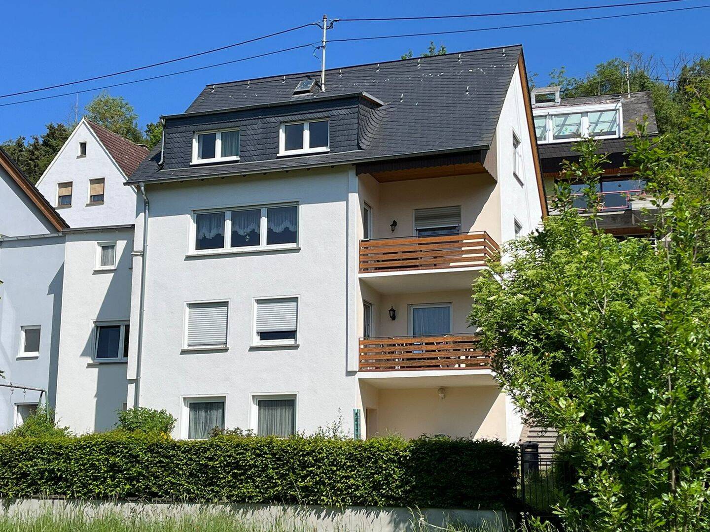 Rhens! Vielseitig nutzbares Einfamilienhaus mit ELW in ruhiger Lage, 56321 Brey