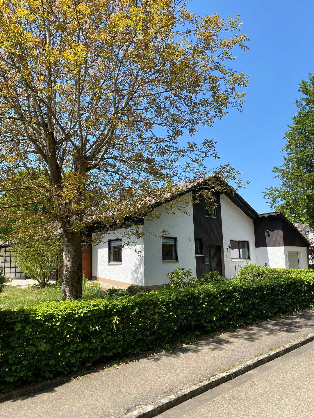 Einfamilienhaus mit Einliegerwohnung in ruhiger Lage, 85126 Münchsmünster