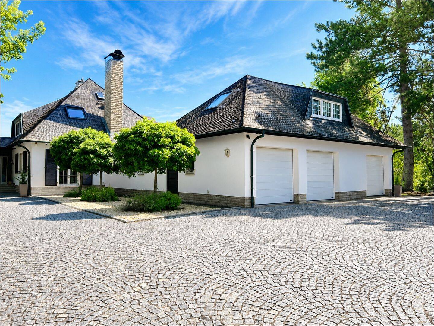 Exklusives Anwesen mit privater Reitanlage auf weitläufigem Grundstück, 63791 Karlstein a. Main