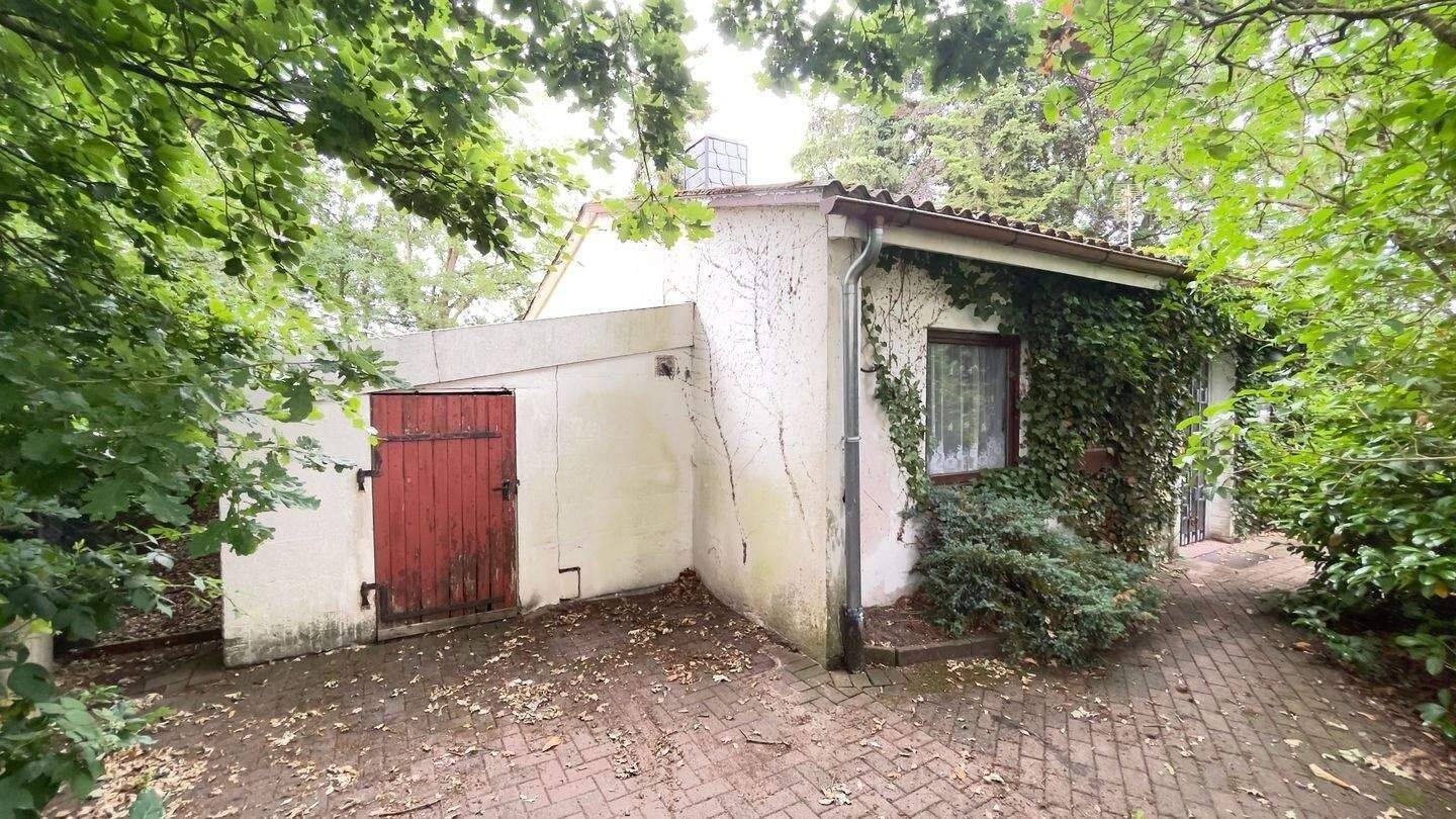 Solides Handwerk der 60iger/70iger, für Handwerker/Firmen, Sanierung/Renovierung ca. 137 m² Wfl inkl. Wintergarten auf 1134 m² Grund, 24635 Rickling