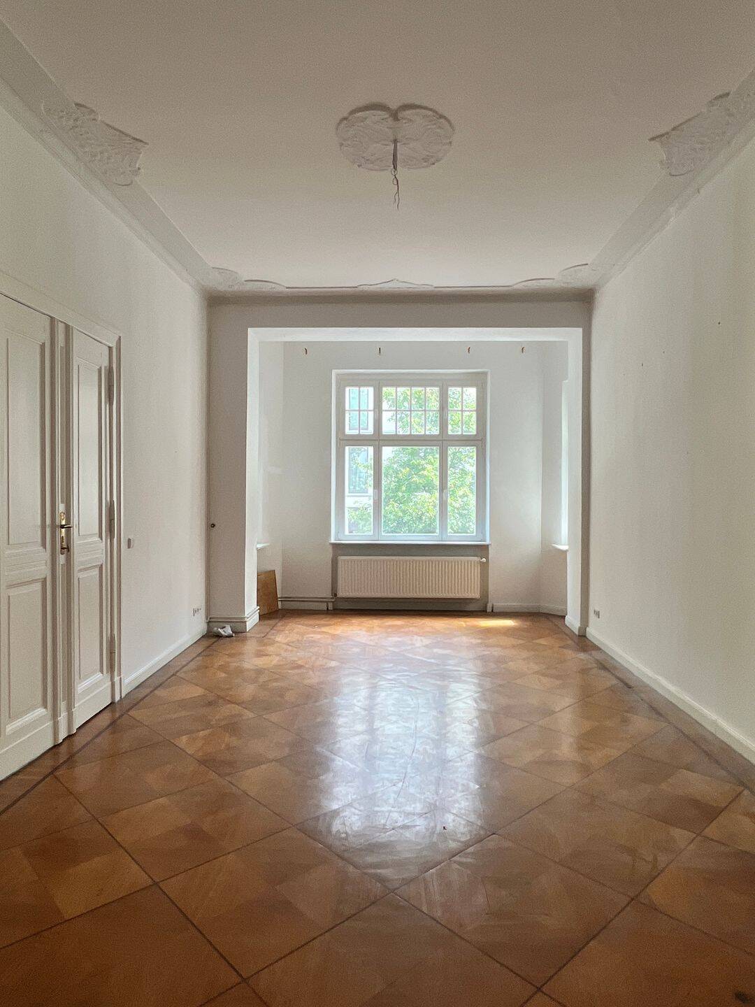 Seltenes Altbau-Schmuckstück in der Beletage