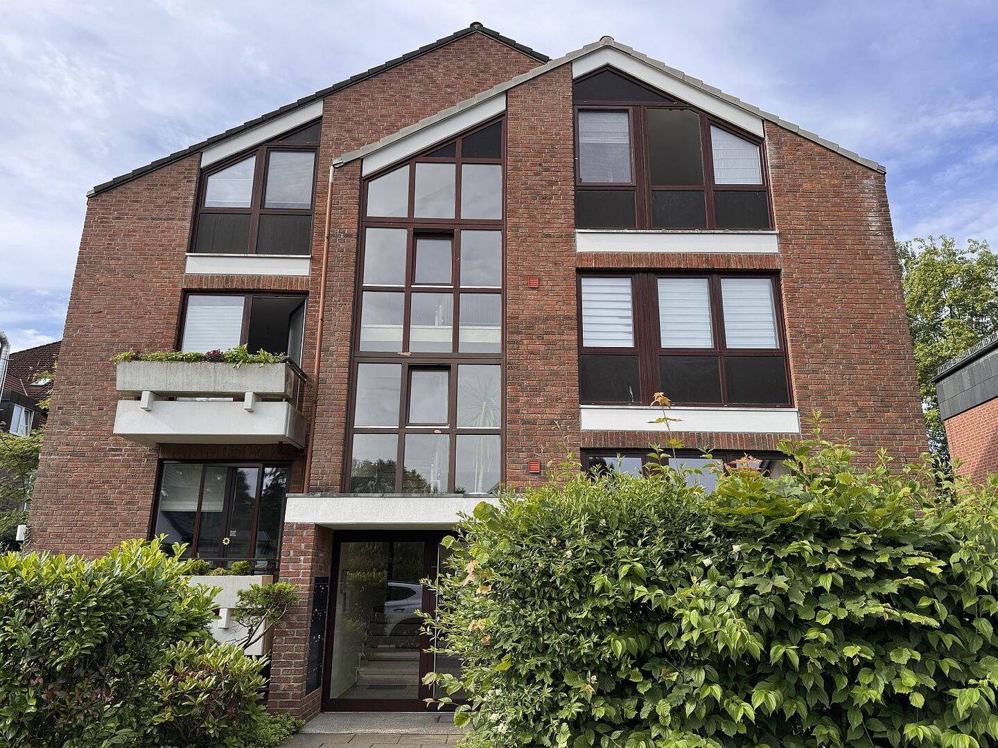 Attraktive 2-Zimmer-Wohnung mit Südbalkon und TG-Stellplatz in ruhiger u. zentraler Wohnlage, 22927 Großhansdorf