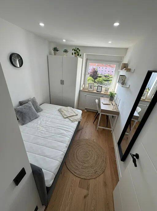 BAUERNFEIND: ?? Letztes WG-Zimmer frei im 2. OG | Möbliert | Internationale 4er-WG | 470 € warm, 90471 Nürnberg (Dutzendteich Langwasser Neuselsbrunn Stadion Zollhaus)