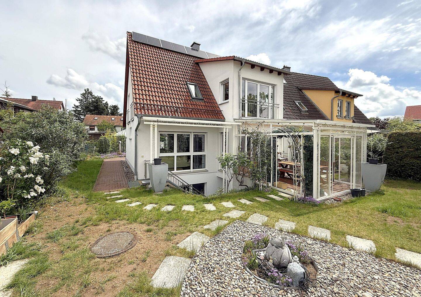 Hochwertiges Einfamilienhaus mit Wintergarten und Einliegerwohnung in attraktiver Lage, 91056 Erlangen