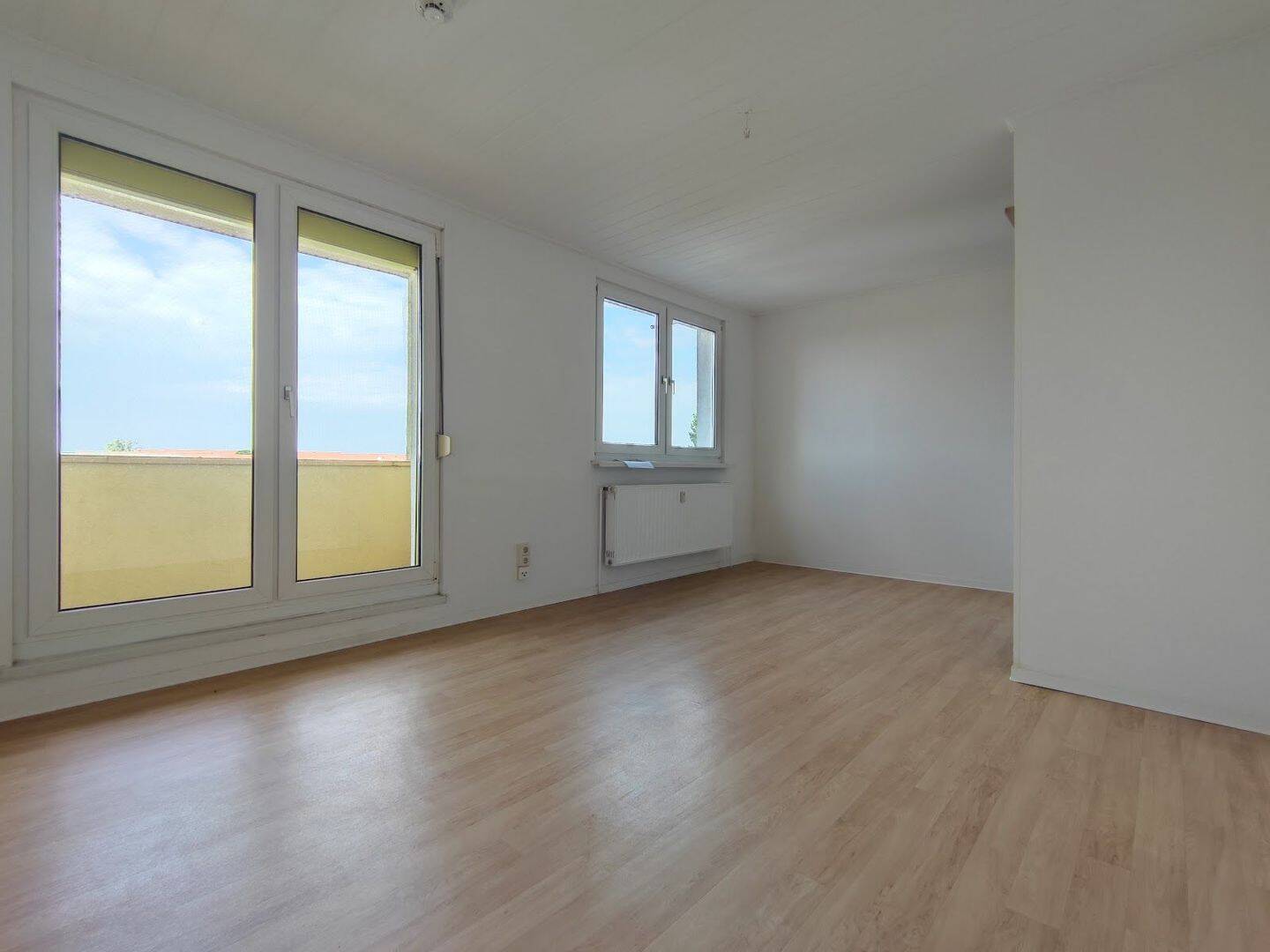 MODERNES WOHNEN mit TRESEN und BALKON, 6766 Bitterfeld-Wolfen