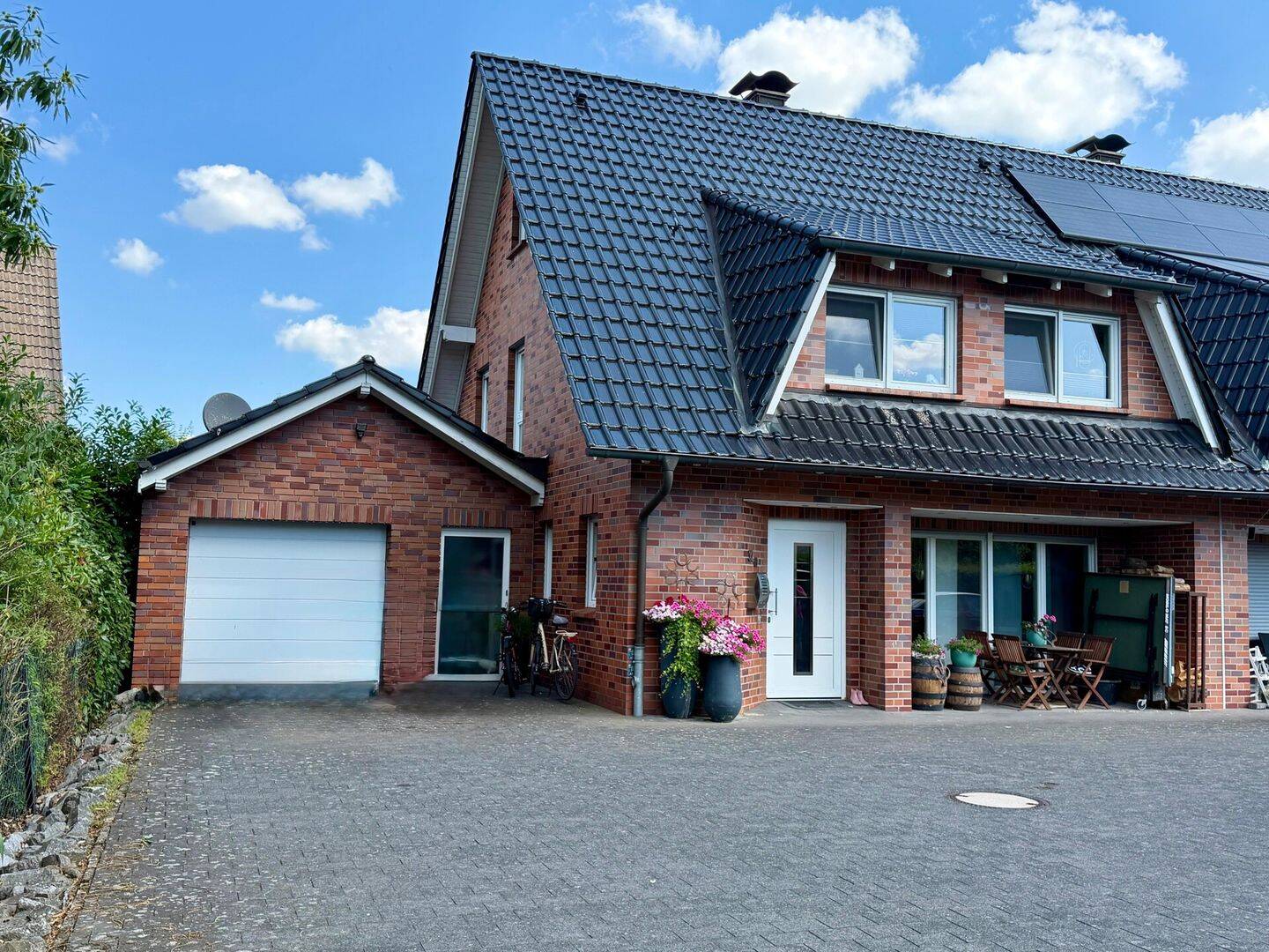 Familienfreundliche Doppelhaushälfte mit großem Garten, Garage und viel Platz in Lippetal-Hultrop, 59510 Lippetal