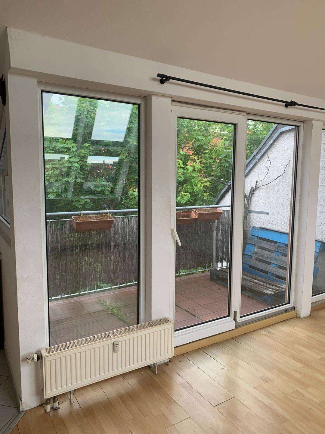 Dachgeschoss mit ruhiger Terrasse in den Innenhof, 99085 Erfurt (Daberstedt Hohenwinden Ilversgehofen Johannesvorstadt Krämpfervorstadt)