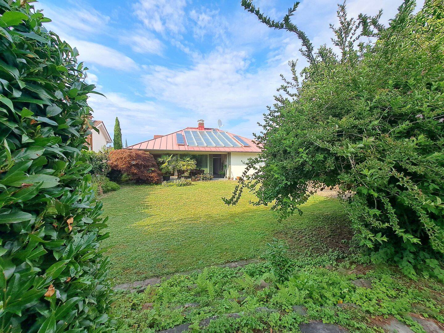 Barrierefrei und weitläufig – Individueller Charme – ein Bungalow mit herrrlichem Gartenareal, 76228 Karlsruhe
