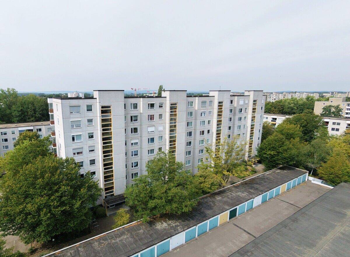 Lichtdurchflutete 2-Zimmer-Wohnung mit Garage – modernes Wohnen auf Erbbaugrundstück, 30880 Laatzen