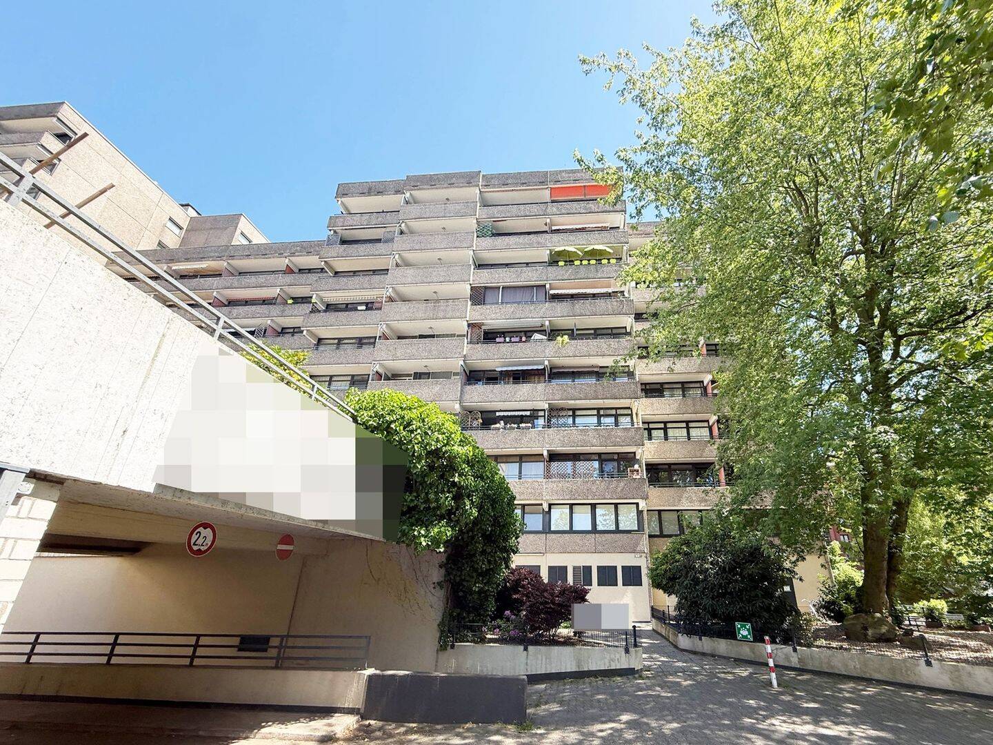 Neuss – DELTA-Haus: vermietete 1-Zimmer-Eigentumswohnung mit großem Balkon, 41460 Neuss