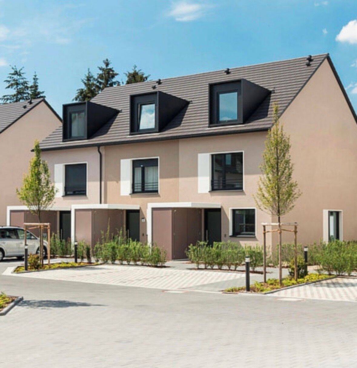 5 Zimmer Haus mit EK 2 Stellplätzen und Garten ab 01.10.26 frei, 63768 Hösbach