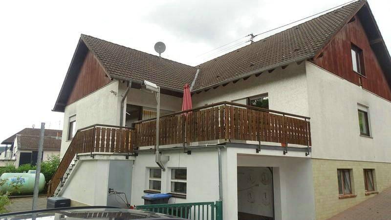 Großes Einfamilienhaus in ruhiger, gepflegter Wohnlage, mit schönem Garten und großem Balkon, 54459 Wiltingen