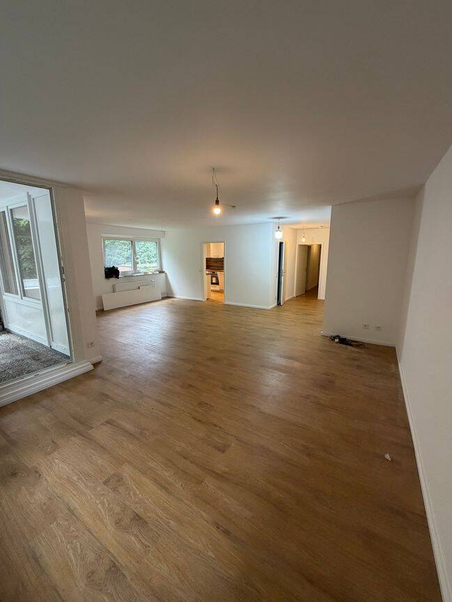 Erstbezug/ hochwertige Terrrassen-Wohnung/ 1. OG/ 4,5 Zimmer/ Balkon/ Tiefgaragenstellplatz/ parkähnliche Aussicht/ sehr gute Aufteilung/ auf 2 Jahre, 22399 Hamburg (Wandsbek Hummelsbüttel Lemsahl-Mellingstedt Poppenbüttel)