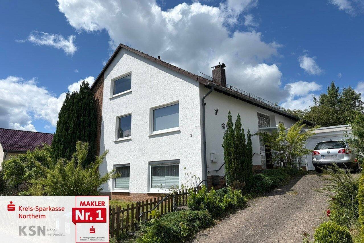 Für alle Generationen: EFH mit Einliegerwohnung, Dachausbau & großem Garten nahe Göttingen!, 37181 Hardegsen