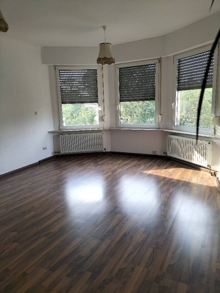 4,5 Zimmer Wohnung WG geeignet, 70372 Stuttgart (Bad Cannstatt)