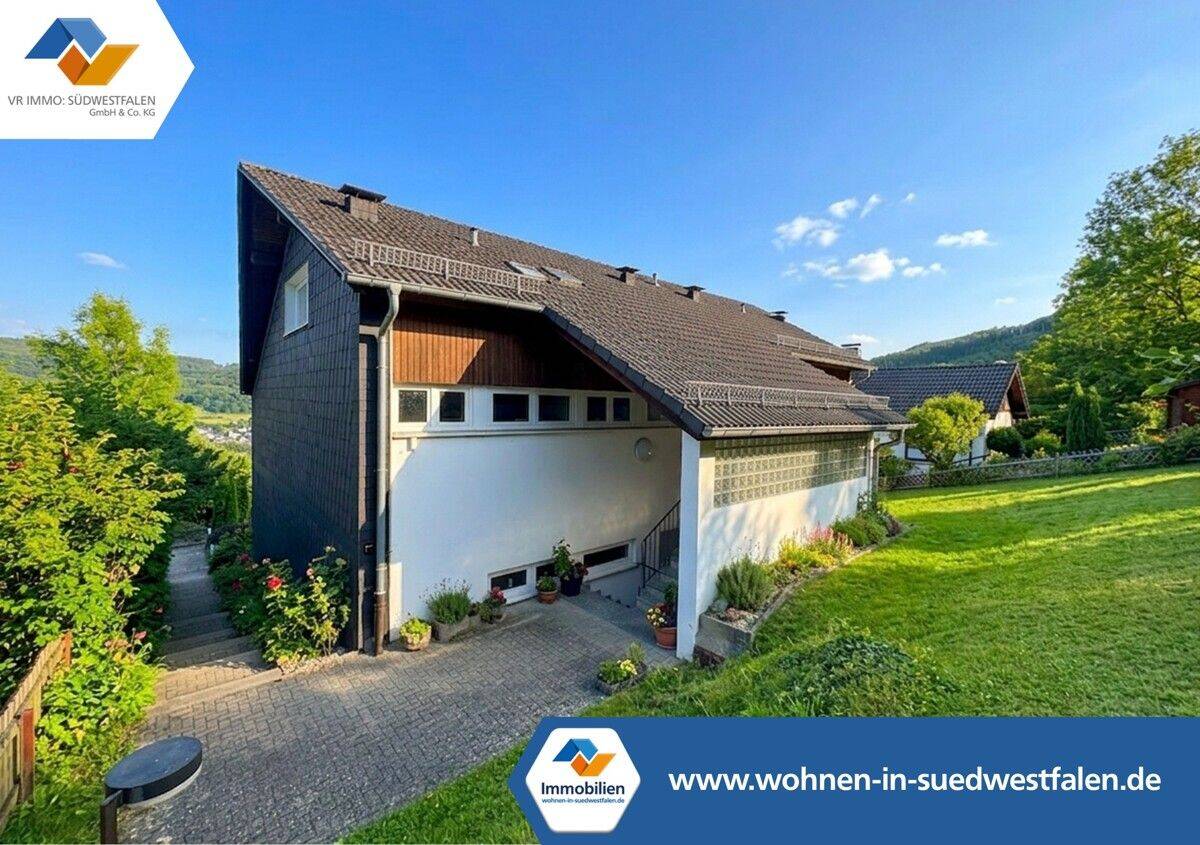 VR IMMO: Kompakt, modern, möbliert – Dachgeschosswohnung in ruhiger Lage., 58840 Plettenberg
