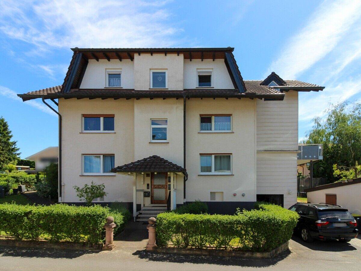 Großzügiges und gepflegtes 3-Familienhaus in Hattenhof, 36119 Neuhof