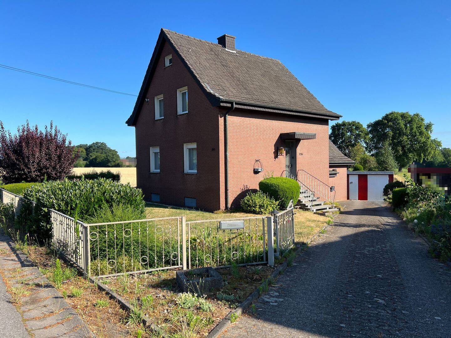 Freistehendes Einfamilienhaus mit großem Garten und einer Doppelgarage im Außenbereich!, 46282 Dorsten