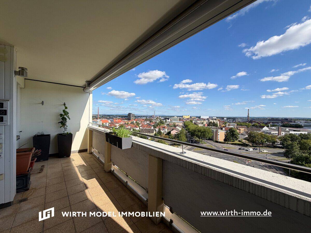 Großzügige Drei-Zimmer-Eigentumswohnung mit Weitblick, großem Balkon und Stellplatz, 97424 Schweinfurt