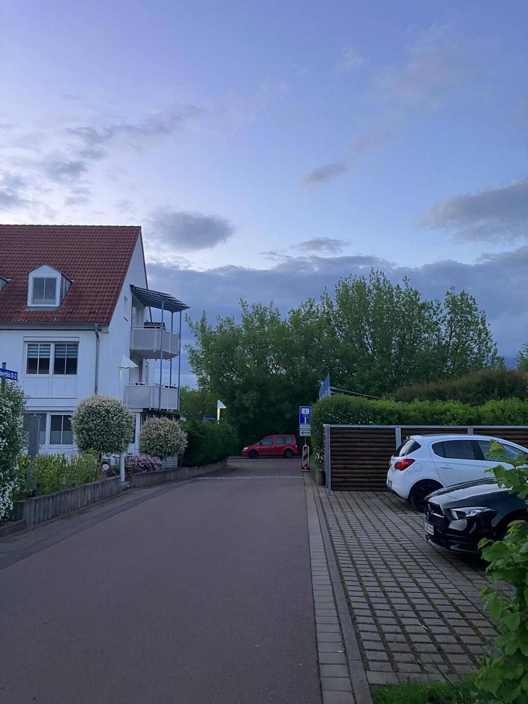 Zeitgemäß wohnen in Halle-Seeben – Sanierte Dachgeschosswohnung mit guter Anbindung, 6118 Halle (Saale)