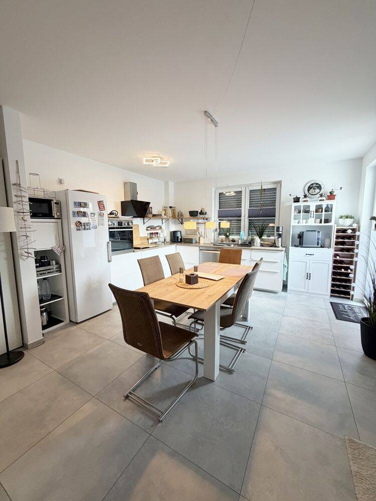 Stilvolle Wohnung mit Neubaukomfort, Balkon und Tiefgarage, 33397 Rietberg