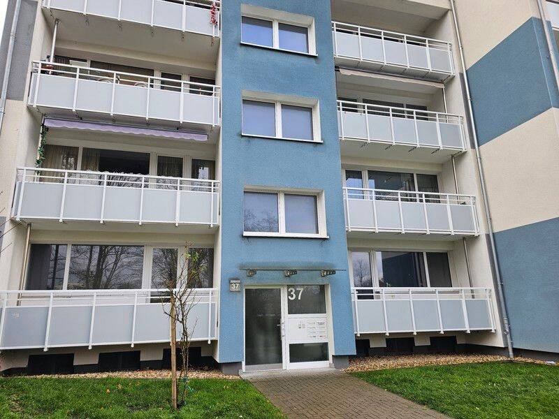 Erstbezug nach Sanierung interessante 2- Zimmer-Wohnung, 52249 Eschweiler