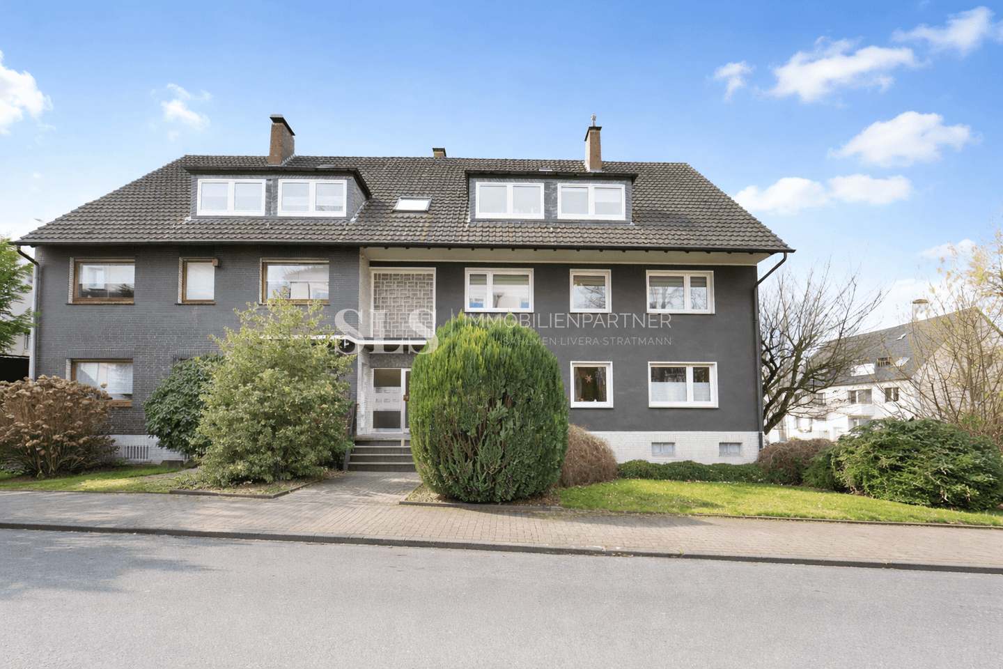 Stellplatz + Garage + Balkon: Gepflegte 3-Zimmer-Wohnung, 44789 Bochum (Altenbochum Ehrenfeld Innenstadt Weitmar Wiemelhausen)