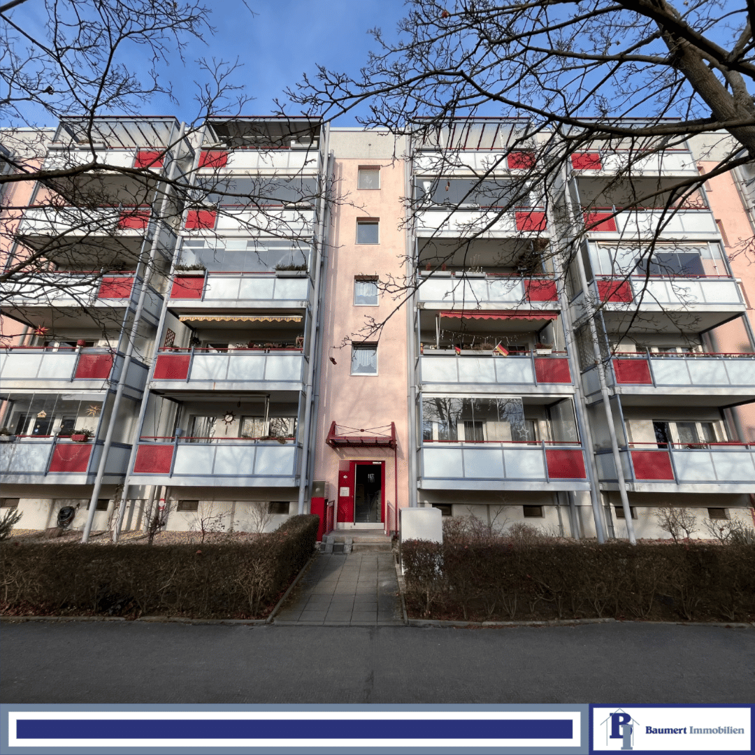 Perfekt für Familien: Ruhige 3-Zimmer-Wohnung mit Loggia und Grünblick, 12681 Berlin (Marzahn-Hellersdorf Marzahn)