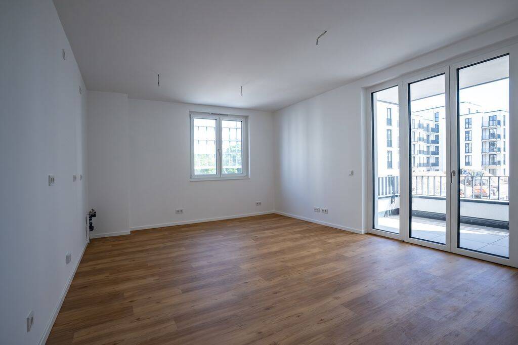 Familienwohnung mit 4 Zimmern und Balkon nahe Sportforum, 13055 Berlin (Lichtenberg Hohenschönhausen Alt-Hohenschönhausen Hohenschönhausen)