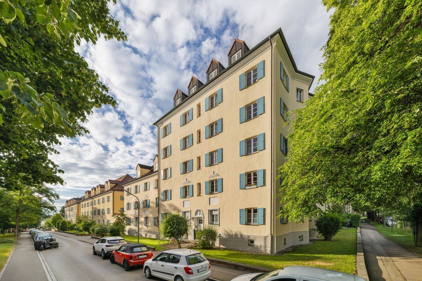 Modernes Wohnen im historischen Denkmal: Lichtdurchflutete 4,5-ZKB-Maisonette mit EBK im Hochfeld, 86159 Augsburg (Antonsviertel Hochfeld Innenstadt Universitätsviertel)