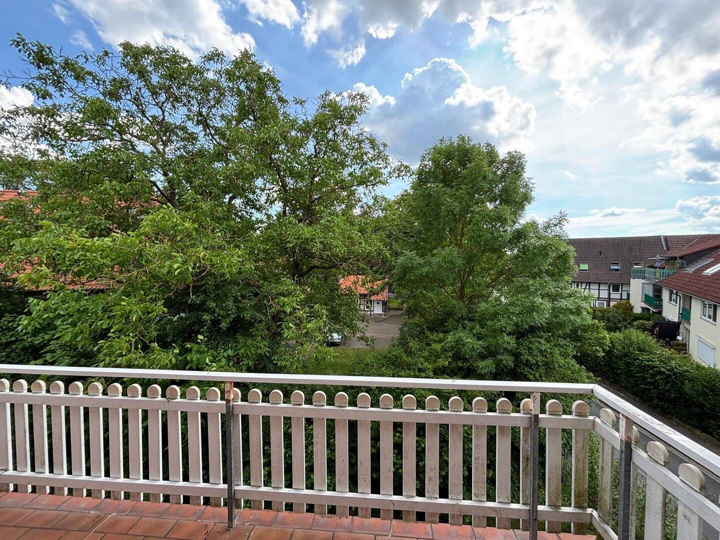 Frisch renovierte 4-Zimmer-Dachgeschosswohnung mit Balkon in ruhiger Lage, 38110 Braunschweig