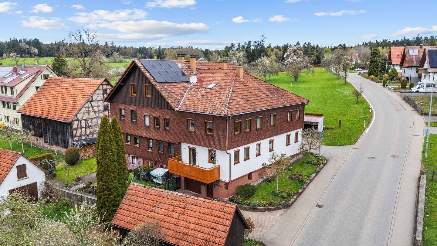 Historisches Reihenhausensemble mit gepflegtem Haupthaus & Ausbaupotenzial | ruhige Lage mit Garten, 75394 Oberreichenbach