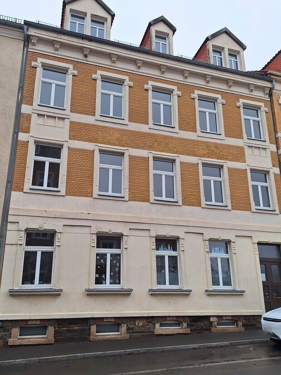 Große 4-Zimmer-Wohnung mit Speisekammer und Gäste-WC, 9599 Freiberg