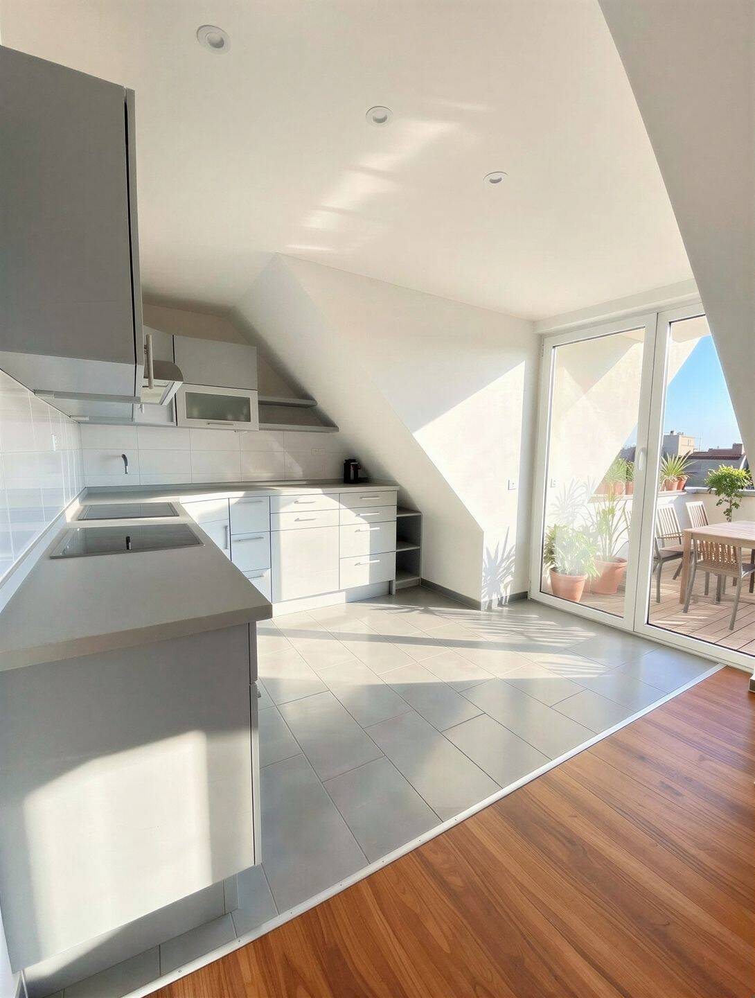 Ruhige Maisonette im Hinterhaus: 153 m² mit 2 Dachterrassen & Balkon, 13158 Berlin (Pankow)